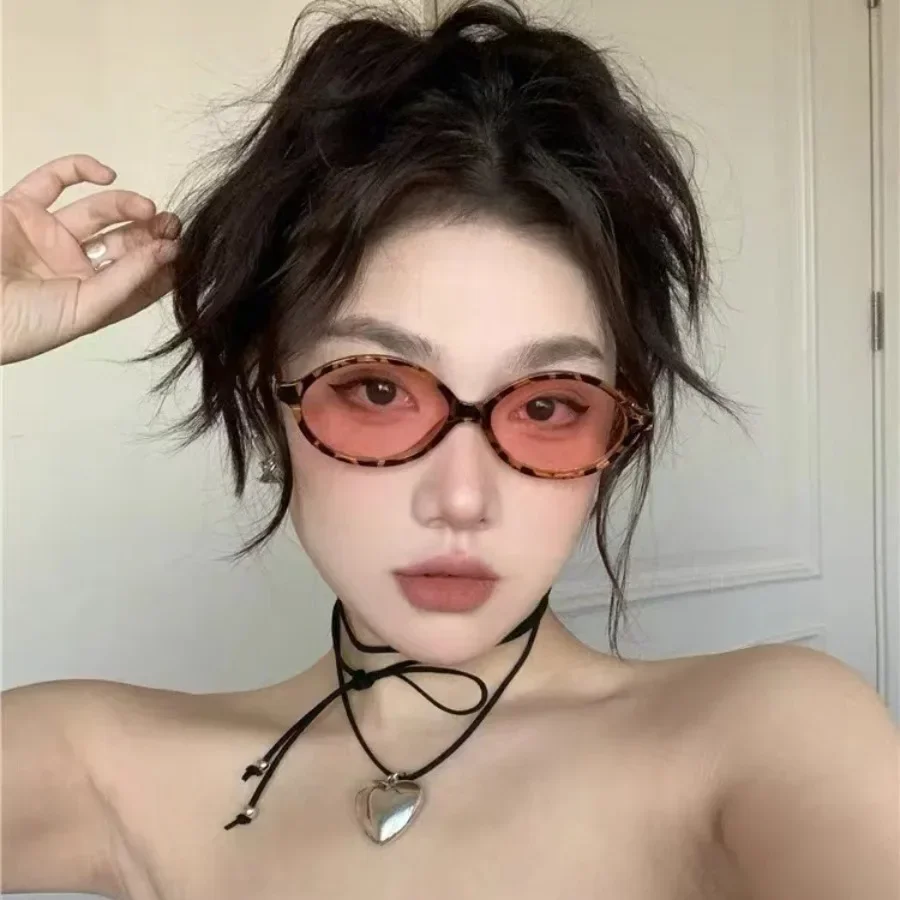 Trendy Small Retro Oval Women Sunglasses Vintage Round Steampunk Women's Sunglasses Shades Fashion Ladies Shades Oculos UV400 image 2