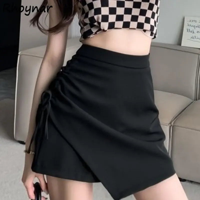 Czarne mini spódniczki damskie z marszczeniami, delikatne, letnie, eleganckie, z wysoką talią, seksowne, codzienne, w kształcie litery A, popularne, podstawowe, uniwersalne, streetwearowe.