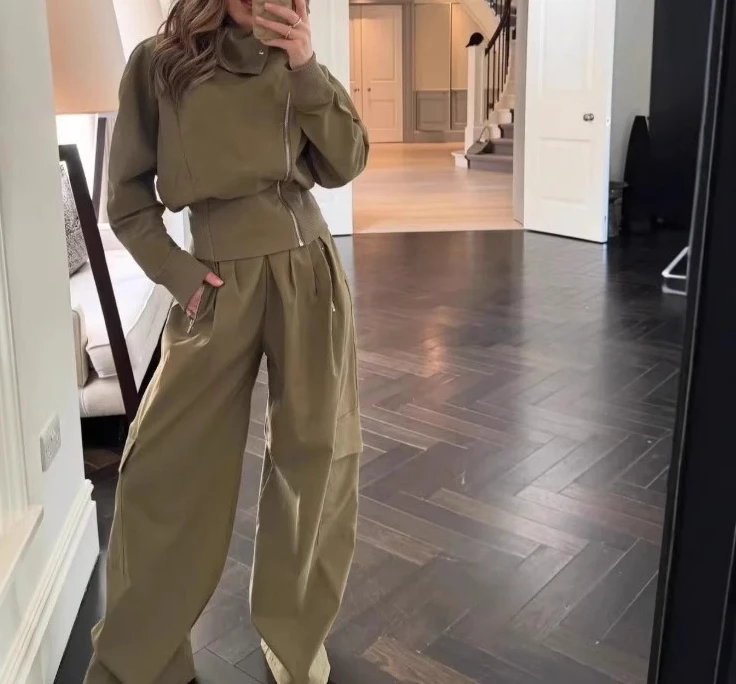 

European Women's Fashion Batwing Long-sleeved Button-down Simple Military Green Street Style Jacket with Windproof Feature