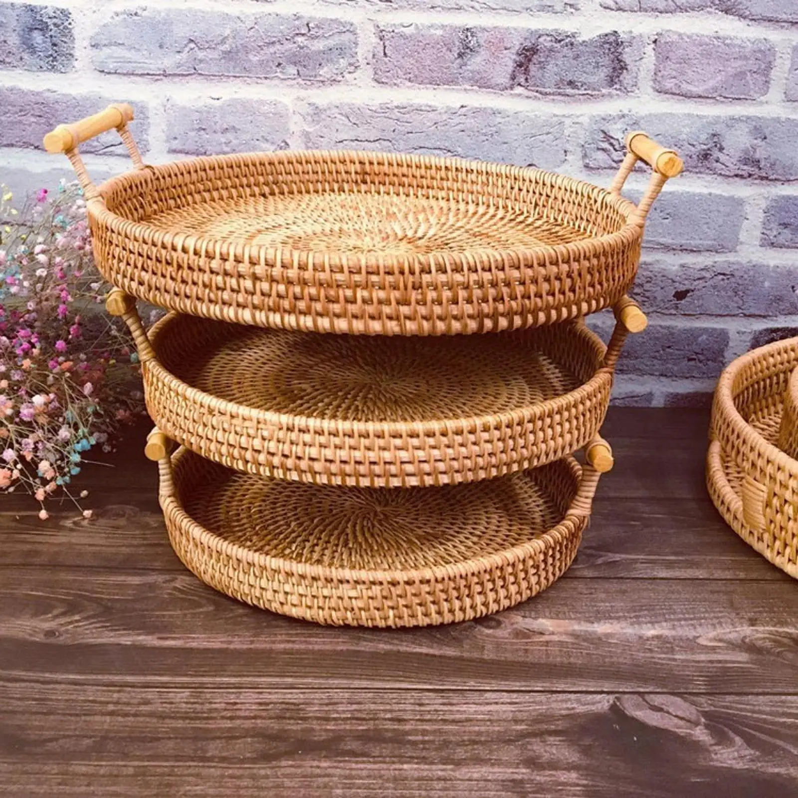 Handwoven Plate Fruit Storage Basket Snack Serving Tray With Wooden Handle Bread Fruit Cake Food Plate Serving Tray for Kitchen