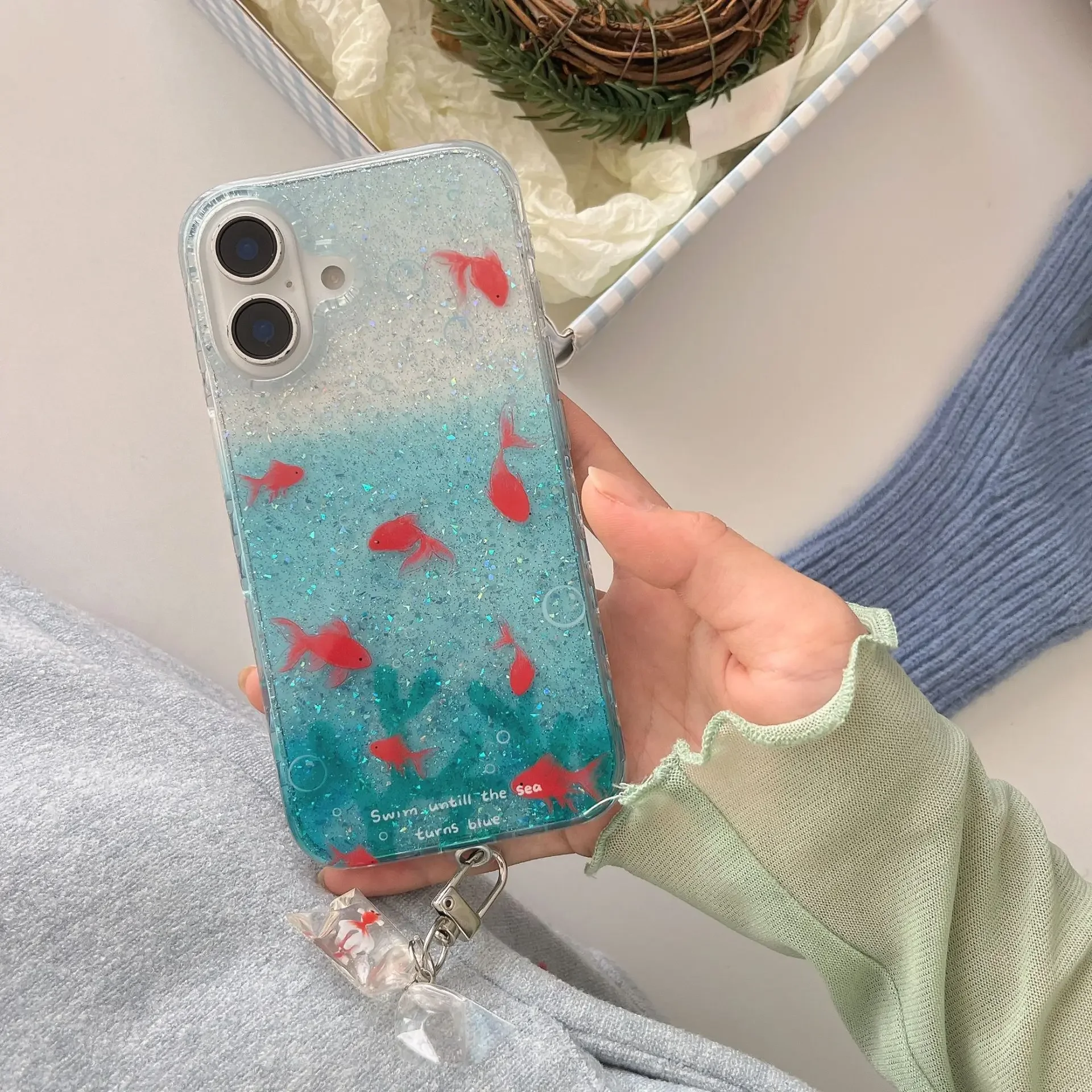 akwarium złota rybka Gradientowe niebieskie brokatowe cekiny Przezroczyste etui na telefon do iPhone'a 16 15 14 13 Pro Max Etui Cute Luxury Cartoon Cover