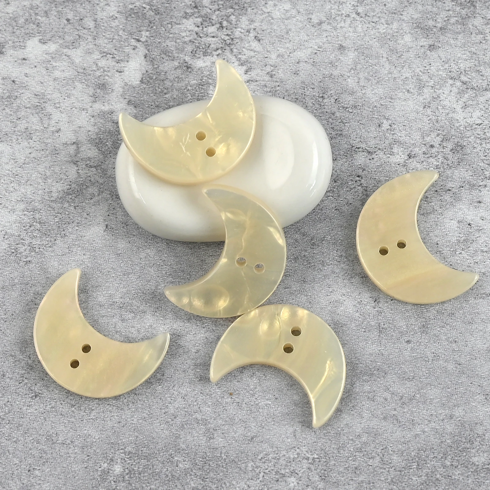 

Необычные пуговицы из смолы для свитеров, пальто, кардиганов, желтые, для домашнего шитья, аксессуары для рукоделия, из смоляного материала