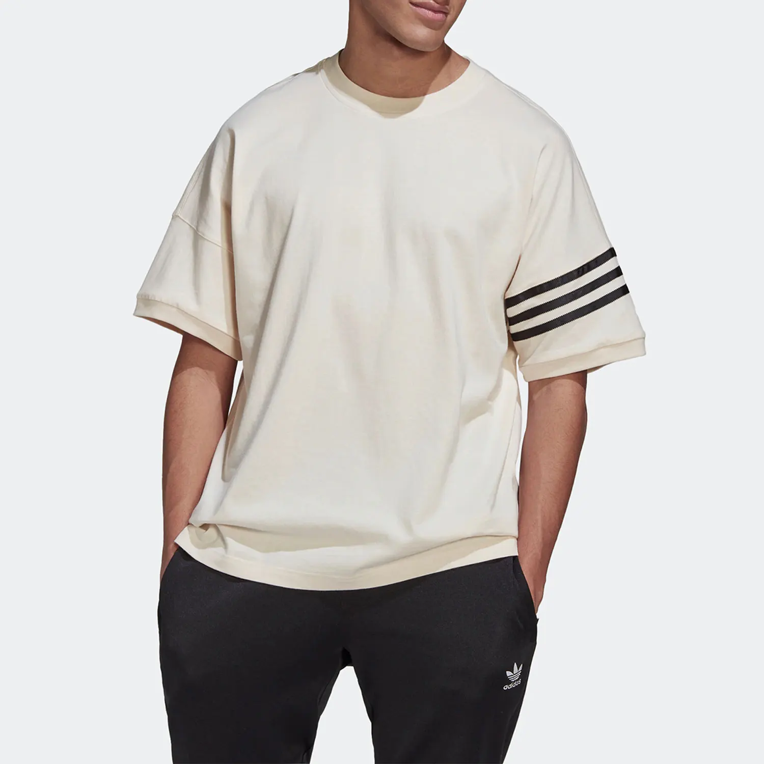 

Adidas Originals Men's Simple Loose Casual Sport T-Shirt HM1874