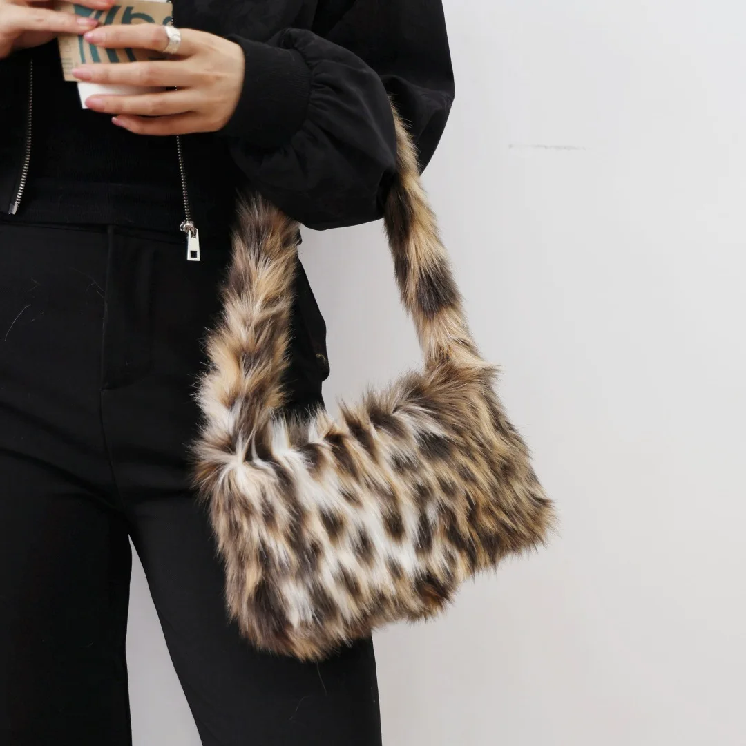 Y2K Trendige Plüsch-Unterarmtasche Damen Herbst-Winter Mode Einzelhandtasche Leopardenmuster-Tasche für Streetstyle – Detail 9