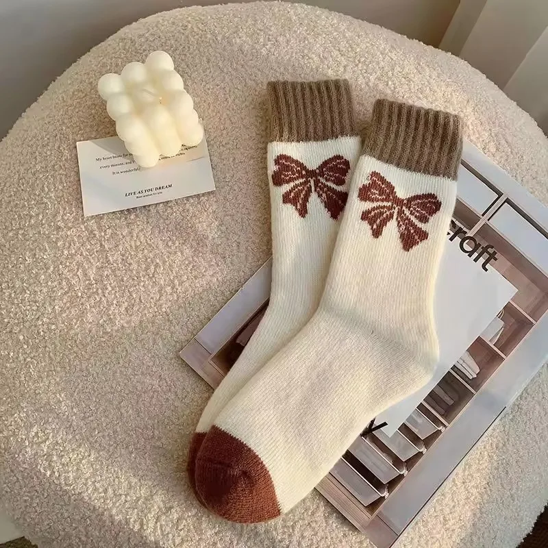 4 Paar Kaschmirsocken für Damen, Herbst und Winter, plus samtverdickte Mittelrohrsocken, warme lange Socken – Detail 9