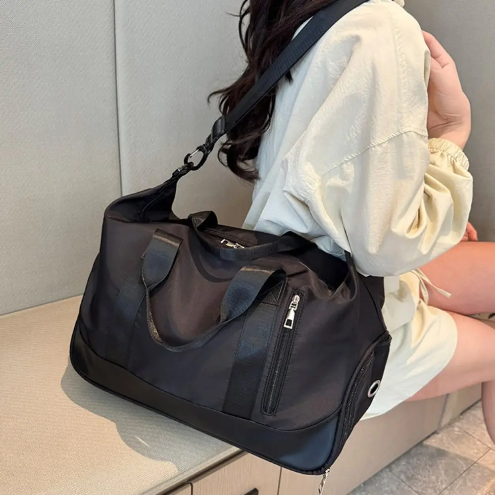 

Lightweight Nylon Yoga Training Bag Multifunctional Large Capacity Sports Fitness Bag Portable Waterproof Travel Tote Bag Unisex