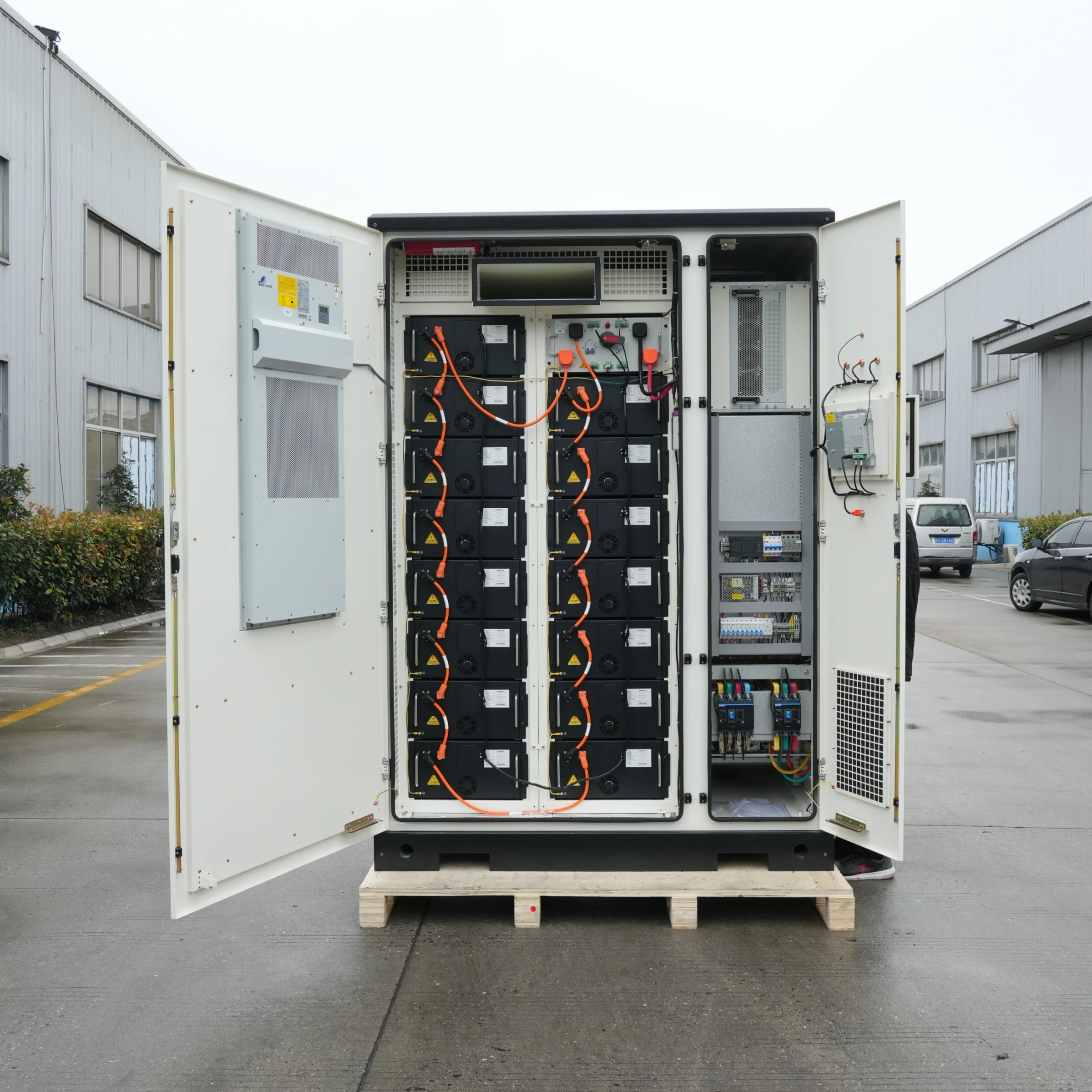商業用太陽光発電マイクログリッドシステム蓄電コンテナ高電圧100kWh-500kWhリチウムイオン電池オフグリッド接続