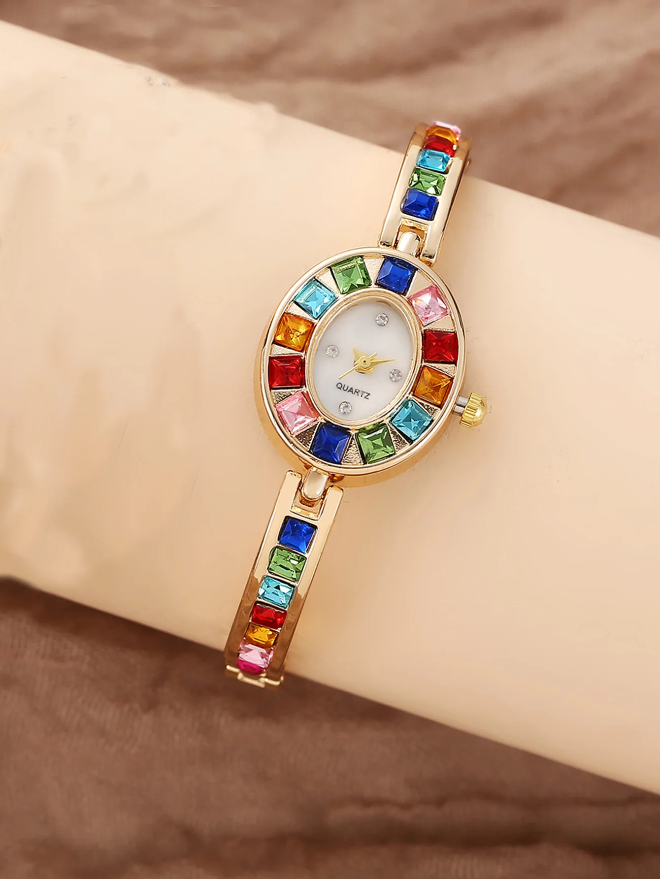 

Новые женские часы в стиле браслета, модные градиентные радужные легкие роскошные женские часы, овальные часы-браслет