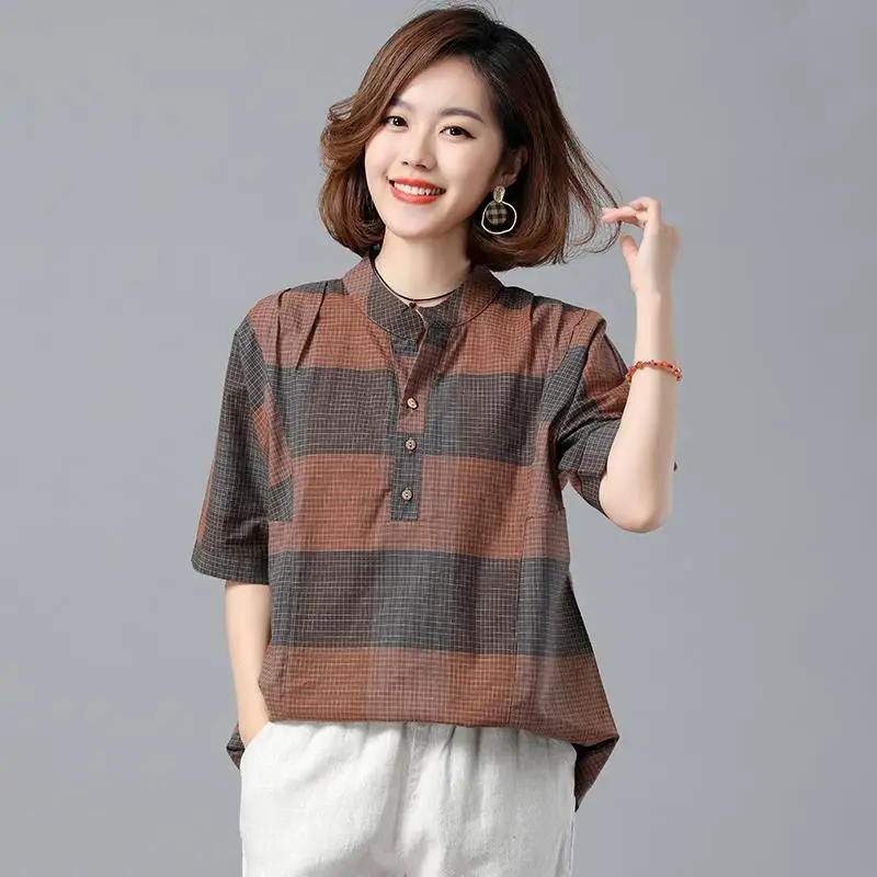 Camicette scozzesi stampate a maniche corte con colletto alla moda Abbigliamento donna 2025 Estate Nuove magliette allentate per pendolari Camicie per tutte le partite