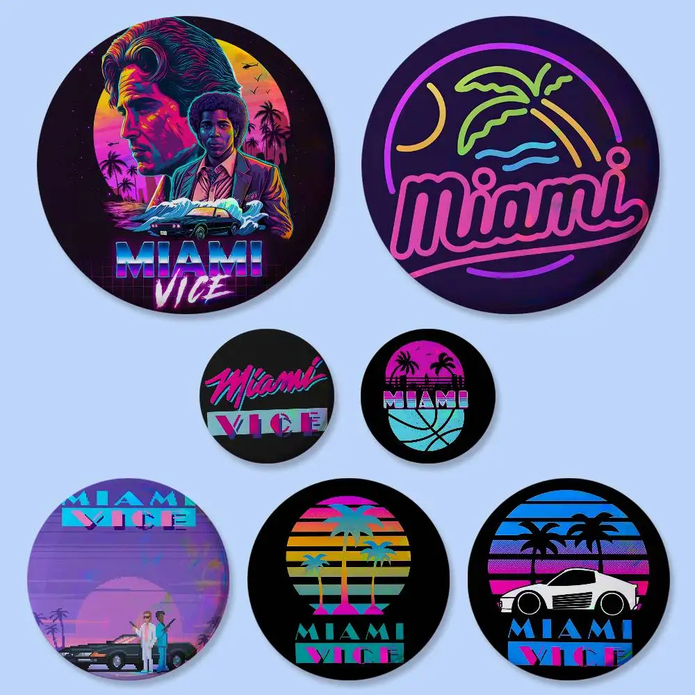 M-Miami Vice Movie Coole Abzeichen, runde, exquisite Abzeichen, Broschen, kreative Anstecknadeln für Kleidung, Hut, Rucksack, Geschenkzubehör