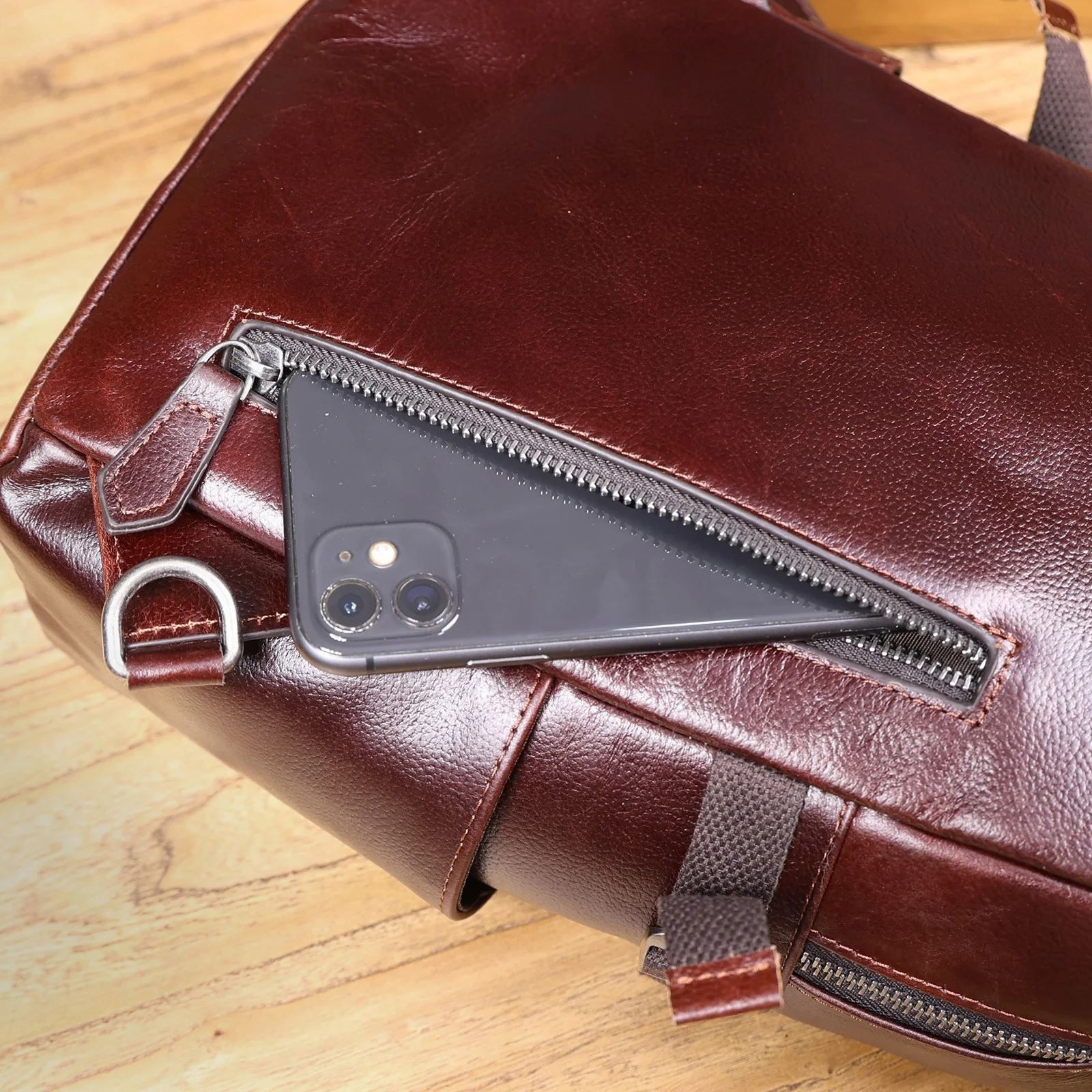 S.WORKER Herren-Umhängetasche aus hochwertigem, pflanzlich gegerbtem Leder, lässige Mode-Brusttasche – Detail 24