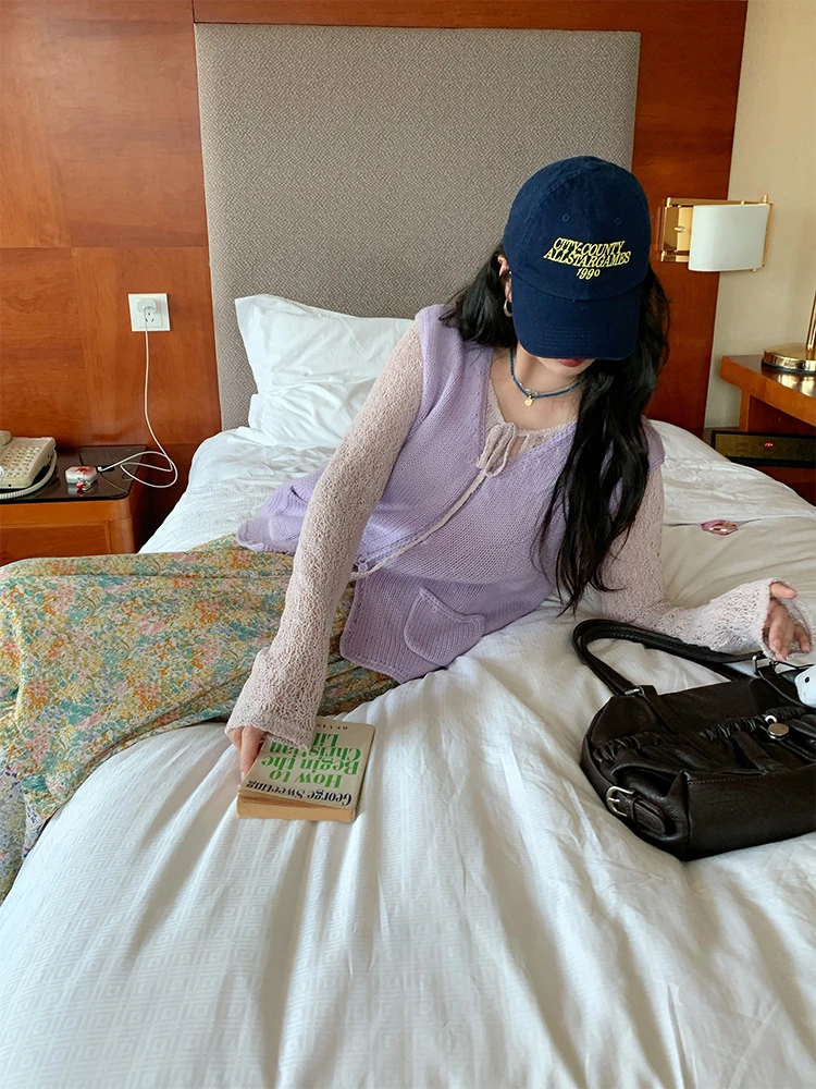 

MOWENTI Фиолетовый вязаный жилет 2025 с V-образным вырезом и дизайнерскими карманами, женский осенний открытый кардиган, повседневный, без рукавов, длинный рукав