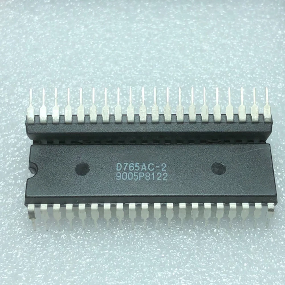 2pcs/lot D765AC UPD765AC-2 D765AC-2 DIP-40 In Stock