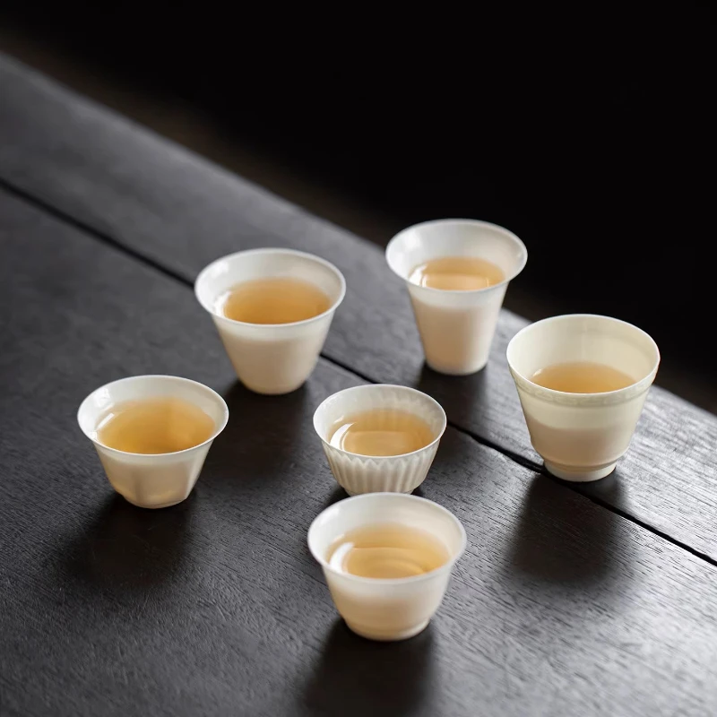 

LMM ultra-small tea cup, white porcelain bell cup, kung fu tea set, light and fragrant tea cup