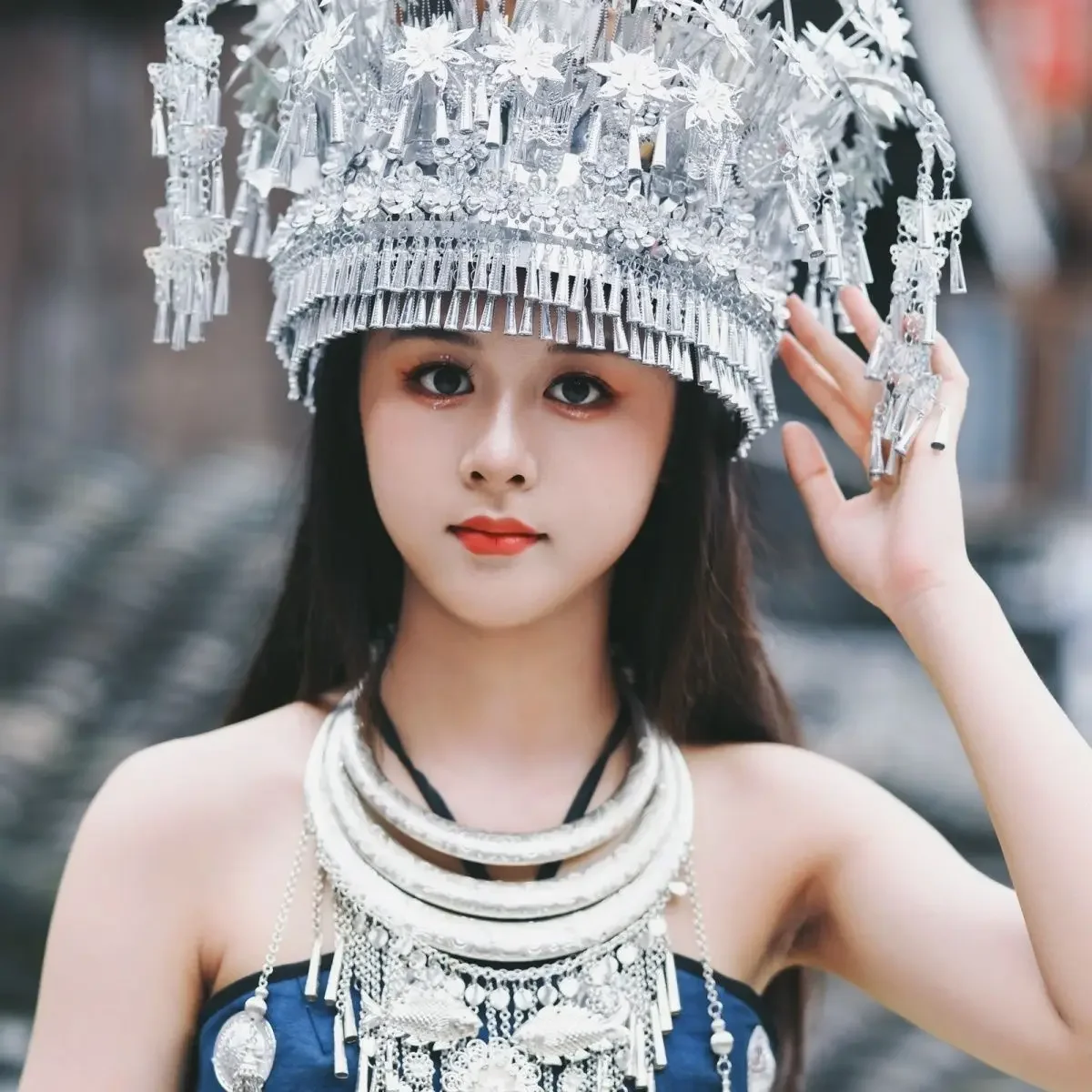 Nuovo copricapo di minoranza etnica Miao gioielli testa puntelli cappello Guangxi lega argento cappello di metallo copricapo di colore argento gioielli testa grande