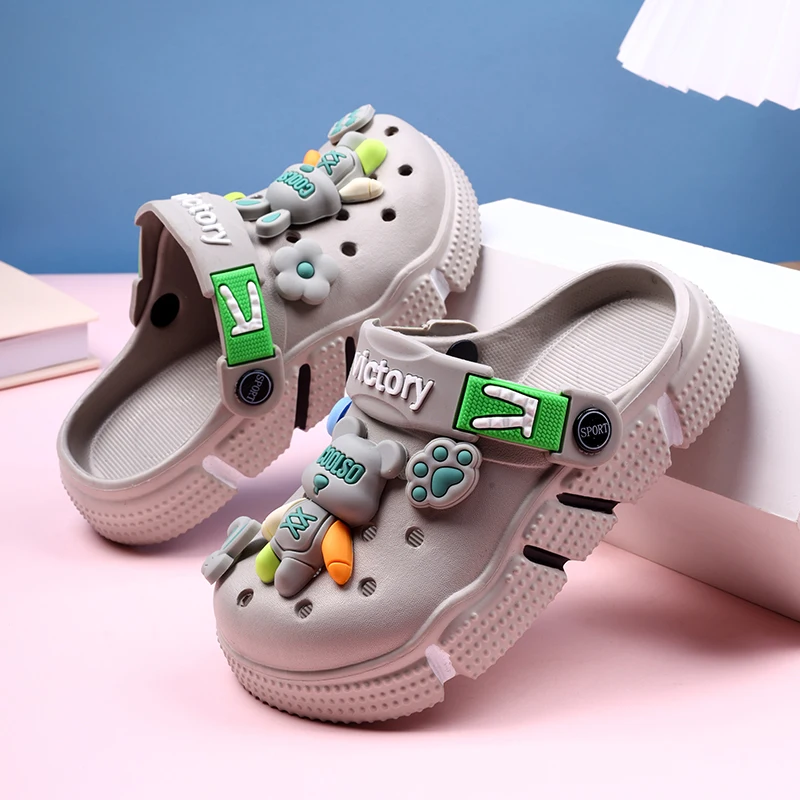 

2025 New Children Clogs Designer Boys Sandals Fashion Casual Indoor Home Barefoot Shoes Casual Sports Sandals for Boy Shoes