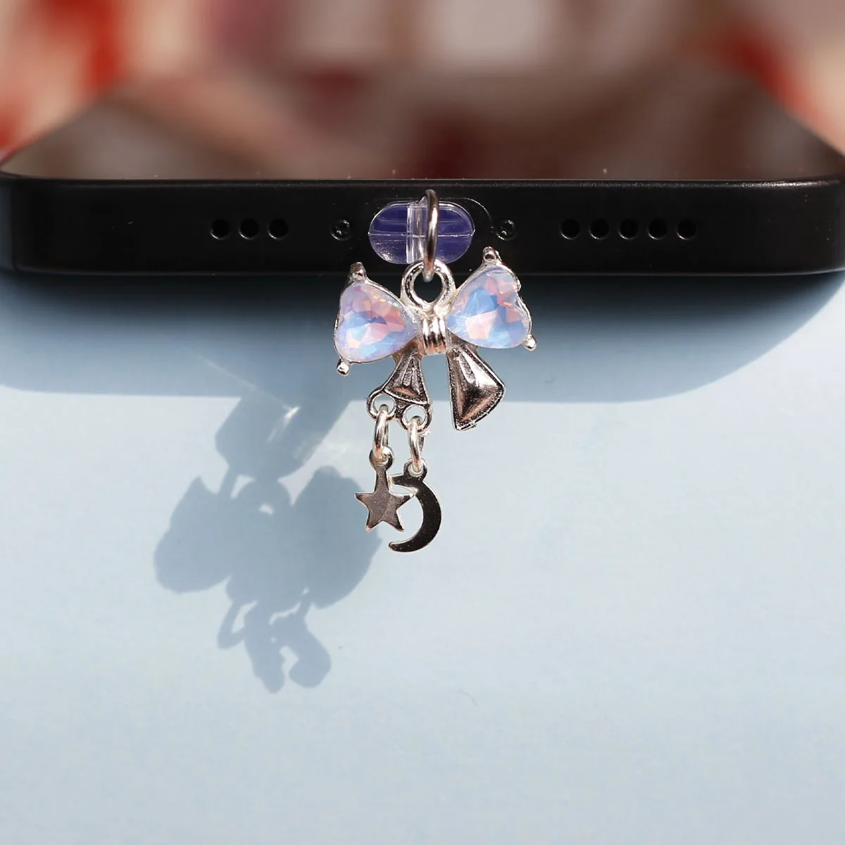 Wunderschöner herzförmiger Liebesschleifen-Mond-Stern-Staubschutz-Anhänger für Mobiltelefone, hängende Dekoration, Zubehör für iPhone Type-C-Anschluss – Detail 11