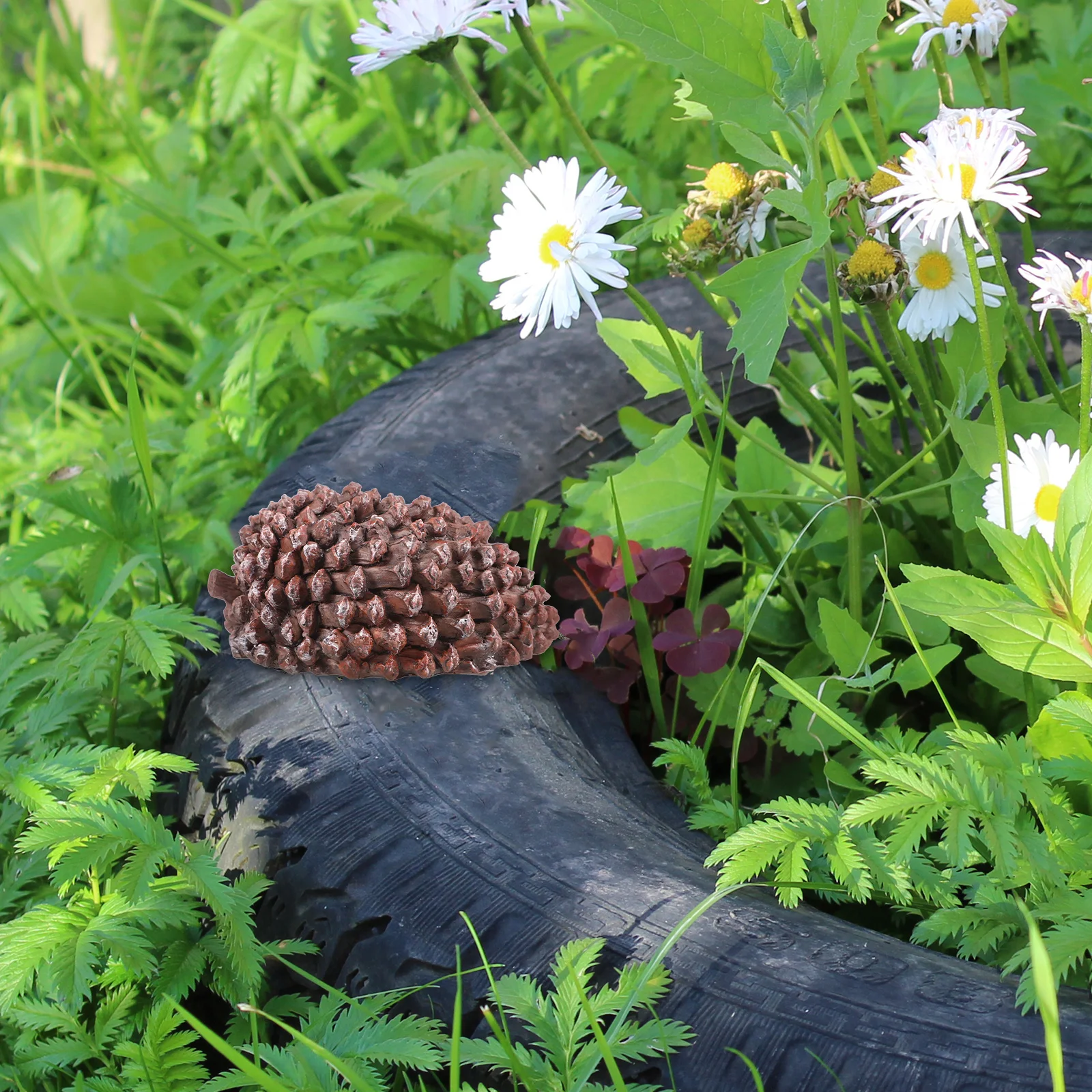 Pinecone Key Box Outdoor Resin Hidden Key Holder for Garden Yard Decorative Storage for Spare Keys and Small Items