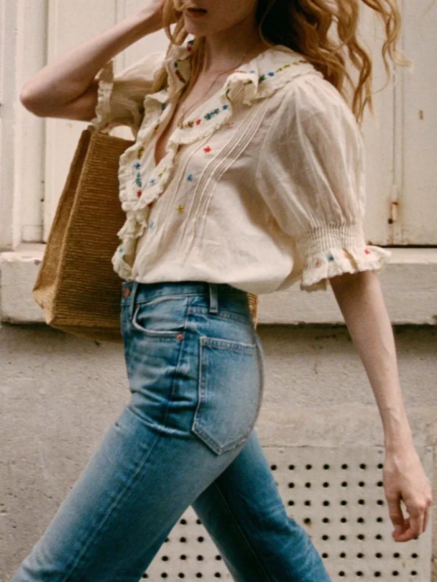 

Women's Flower Embroidery Blouse Top Lace Stitching Ruffled V-Neck Puff Sleeve Casual Female Shirt