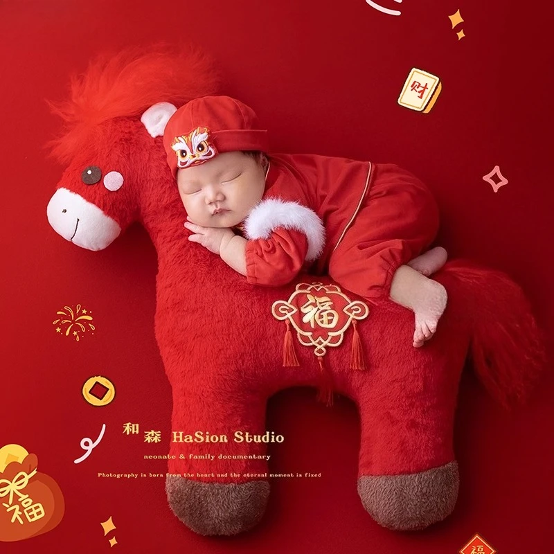 Neugeborenen Fotografie Requisiten Chinesisches Neujahr Thema Set Pferd Posiert Puppe Outfit Hintergrund für Frühling Festival Studio Fotoshooting