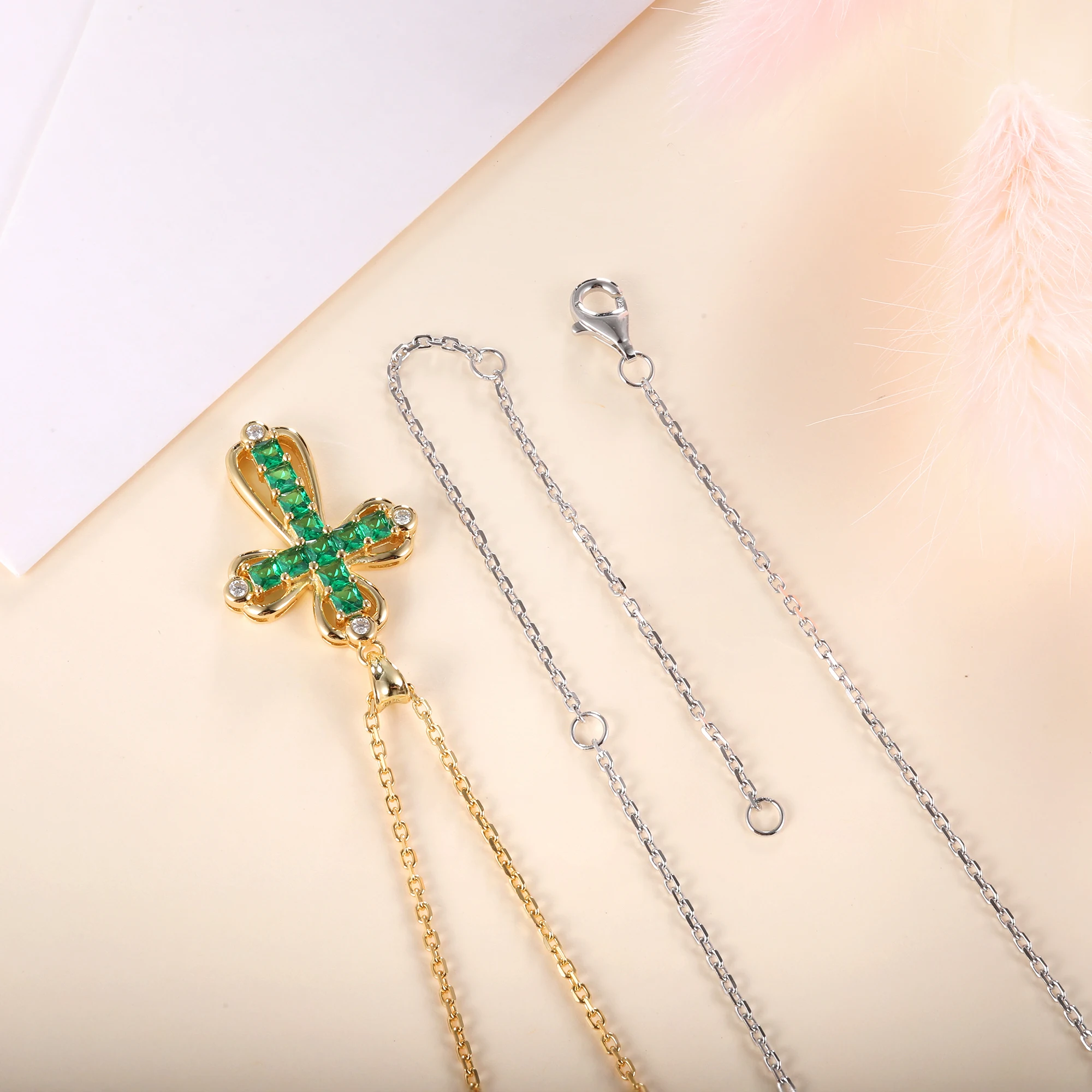 

TYYL Princess Cut Emerald Cross Pendant VVS1 Moissanite Necklace for Women Men 925 Silver Neck Chain Gemstone Clavicle Choker