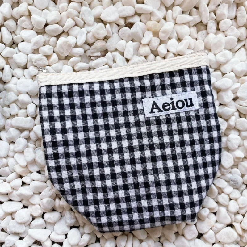 New Fashion Plaid Cosmetic Bag Ladies Fashion Clutch Make Up Pouch Portable Coin Key Bag Sanitary Napkin Pads Zipper Pouch