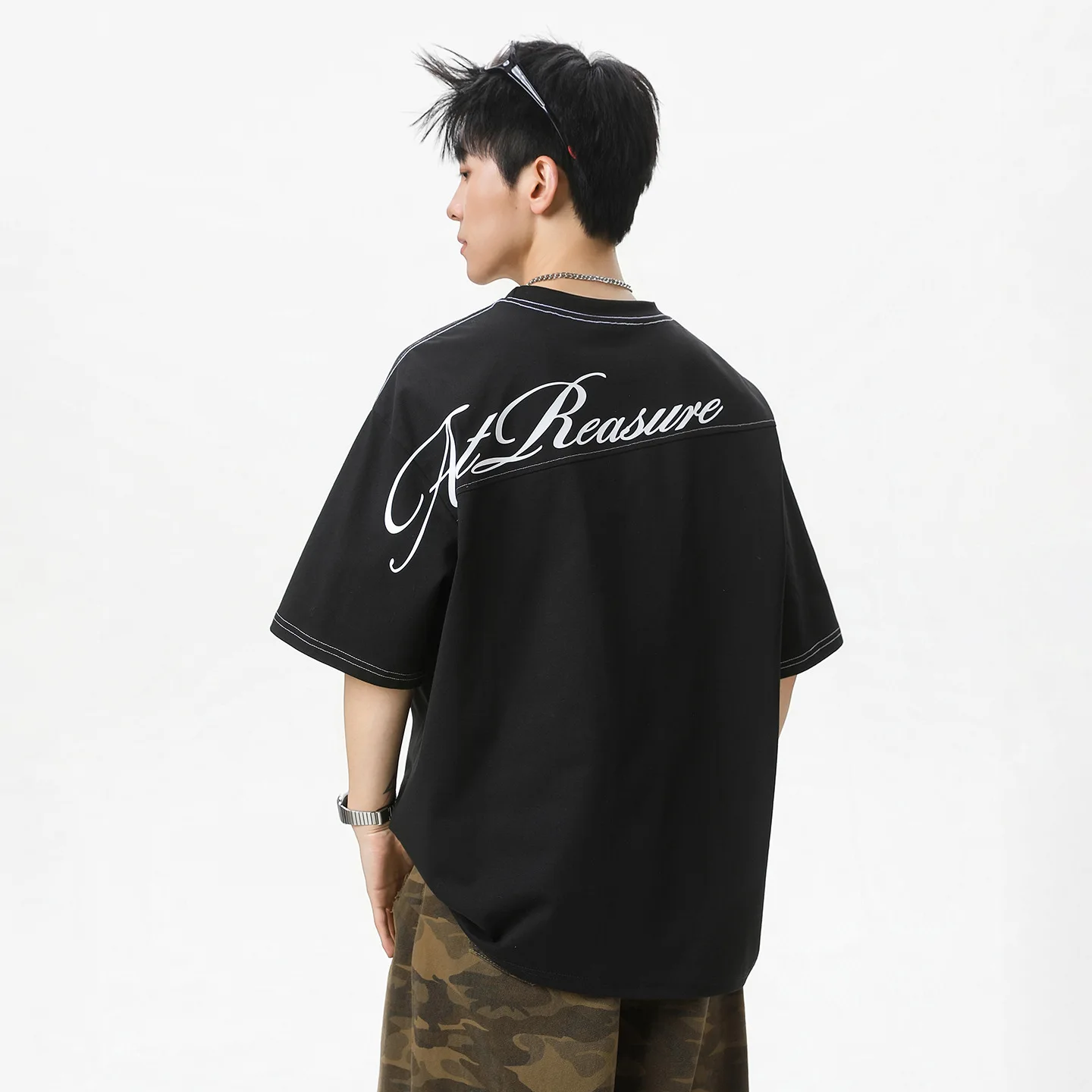 TFETTERS 2026 Summer American Retro Men's T-Shirt Back Split Design Letter Print Loose Fit Streetwear Casual Short Sleeve Top