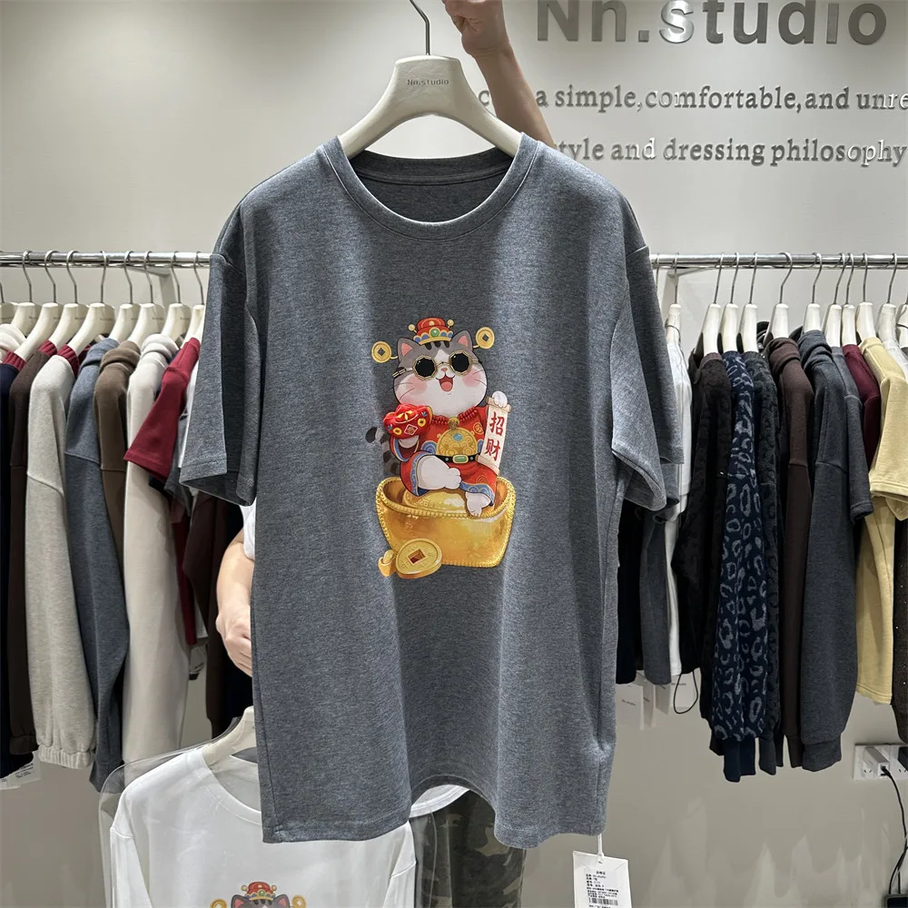Camiseta de manga corta de longitud media para mujer, ropa estética, diseño de algodón, estilo Año Nuevo, gato de la fortuna, principios de primavera, 2026