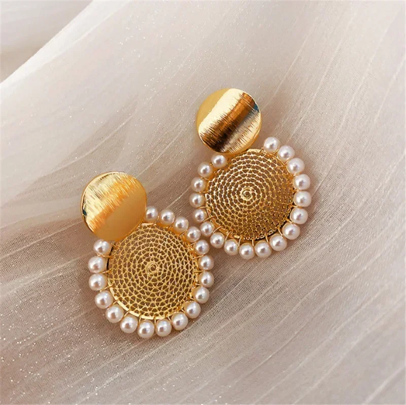 Geometric Round Pearl Earrings Temperament Online Celebrity Earrings Personality Design Earrings New 2024