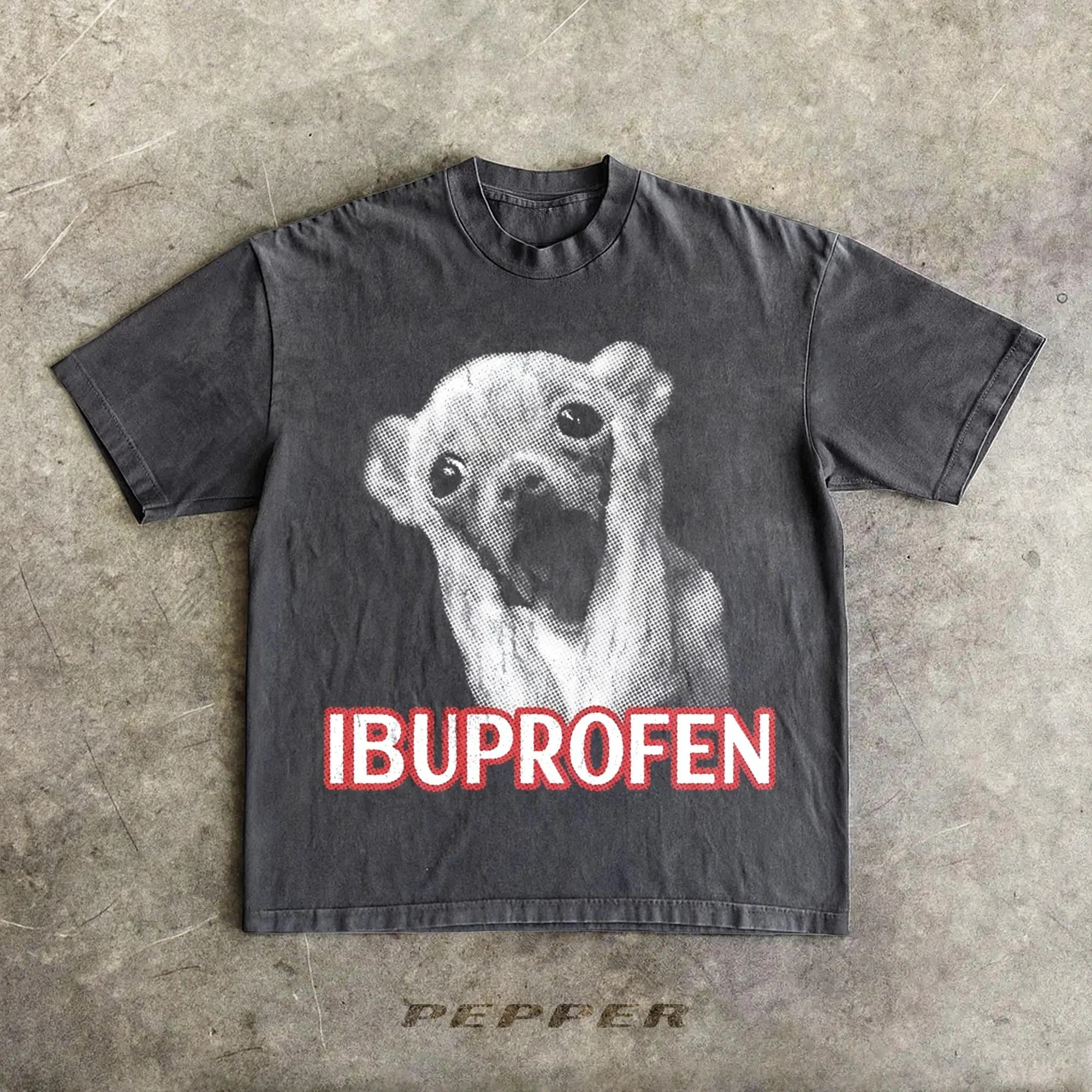 

Женская летняя футболка оверсайз в винтажном стиле с забавным мемом про собаку и ибупрофеном, хлопковая, дышащая, стильная, универсальная, в уличном стиле