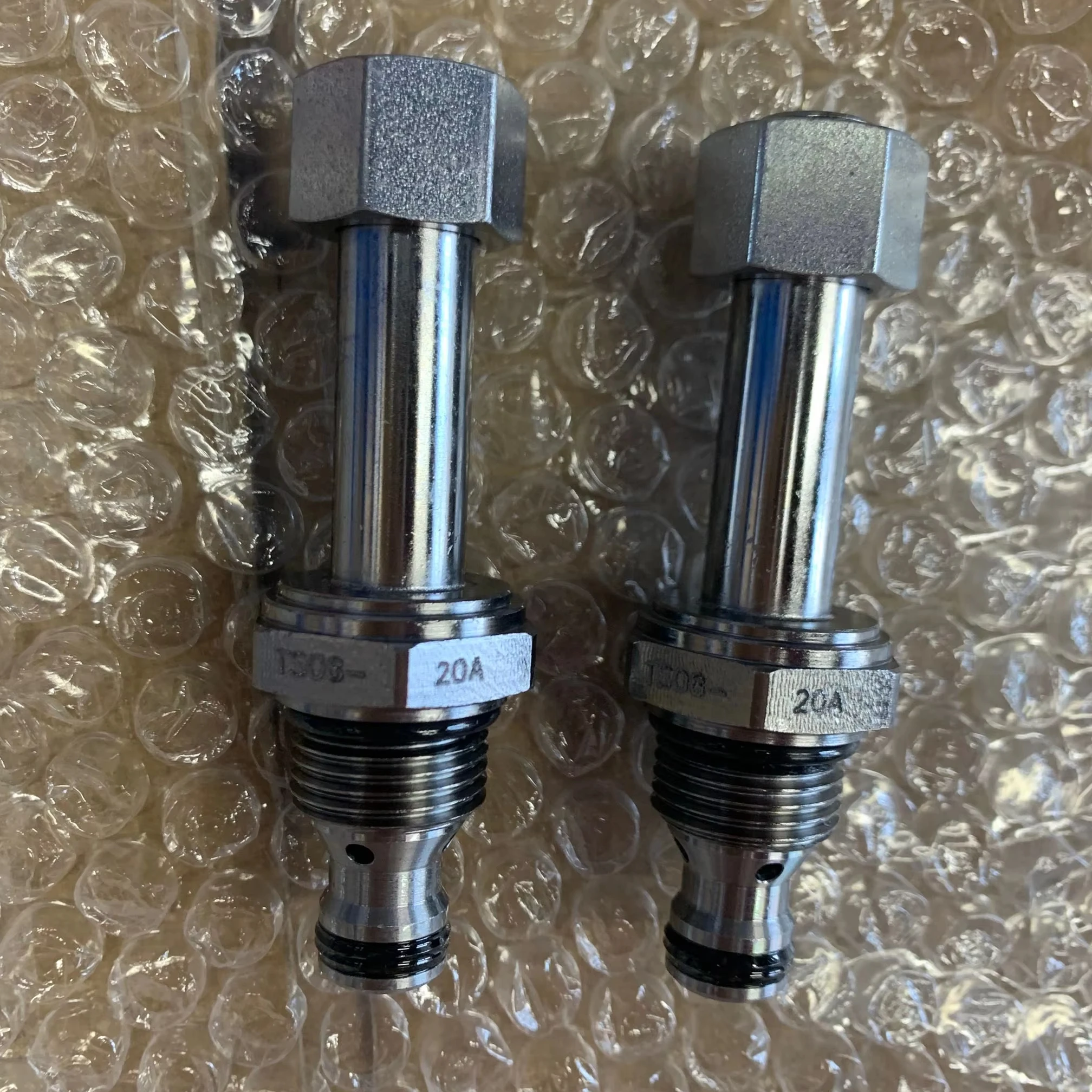 TS08-20A TS08-20B TS08-20 TS08-20A-0-N-00 TS08-20A-0-N-24DG TS08-20A-0-N-12DG TS58-20-50-0-P-00 صمام الملف اللولبي HydraForce الأصل