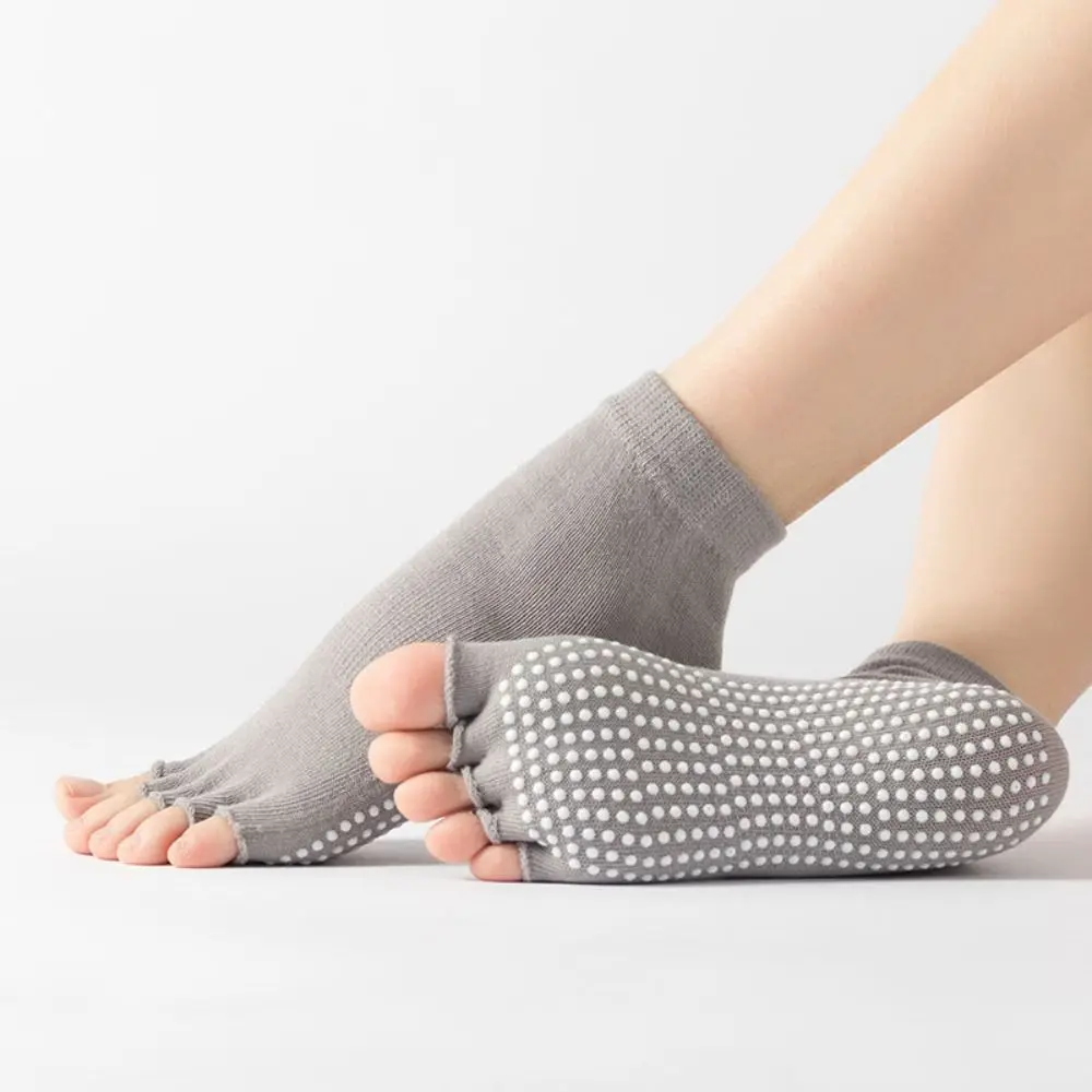 

Fashion Cotton Women Yoga Socks Short Non-Slip Grips Pilates Socks Breathable Hosiery Split Toe Tube Socks Ladies