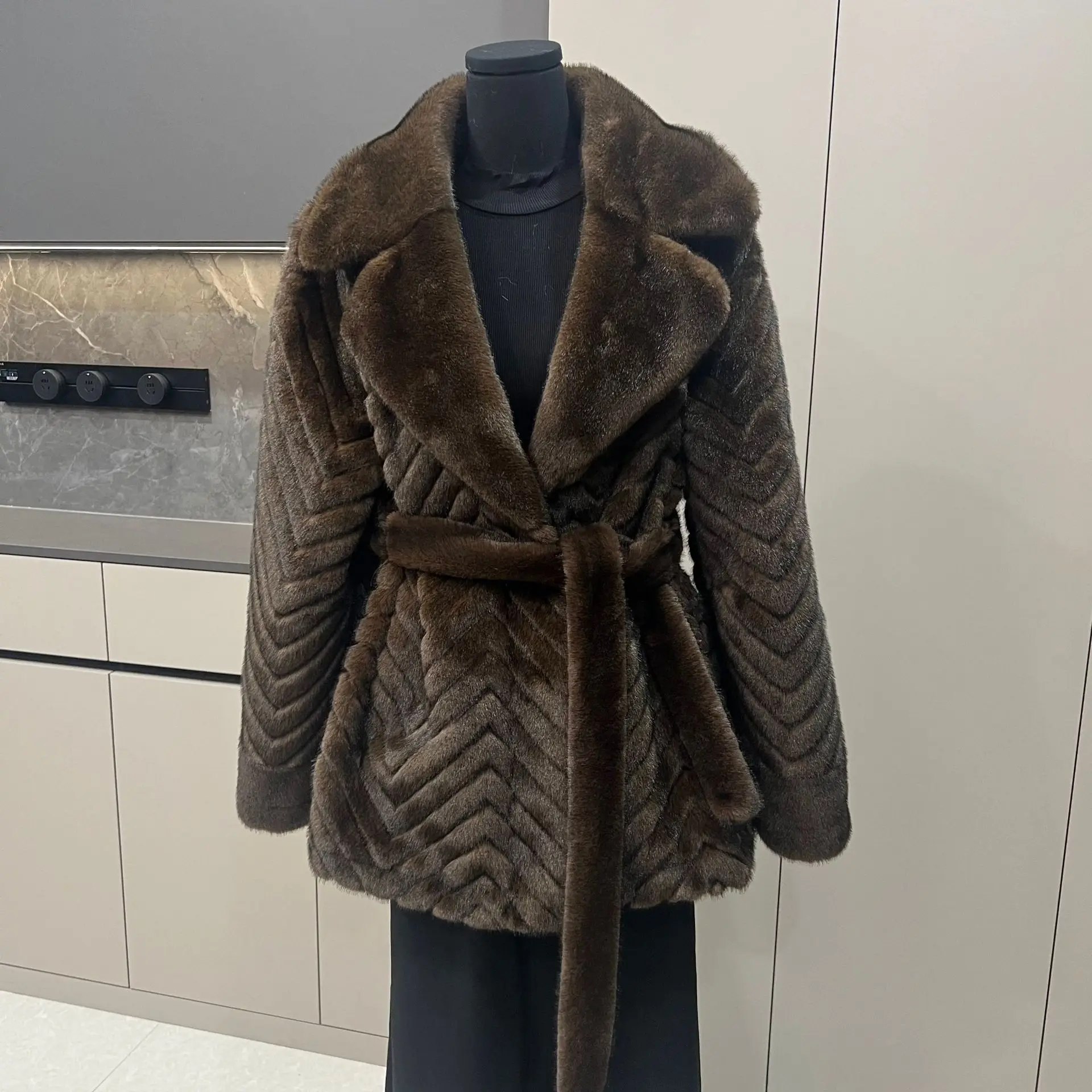 

Autumn Winter Faux Fur Women Short Coats Jackets Turn Down Collar Lace Up Tight Waist Coat Thick Y2k Streetwear Jacket Elegant