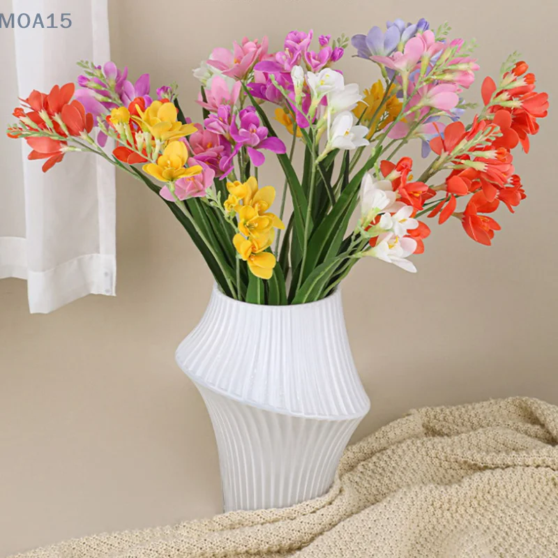 High-grade Simulation Freesia Clematis Artificial Flower Suitable for Wedding Home Office Soft Decoration Floral Ornaments