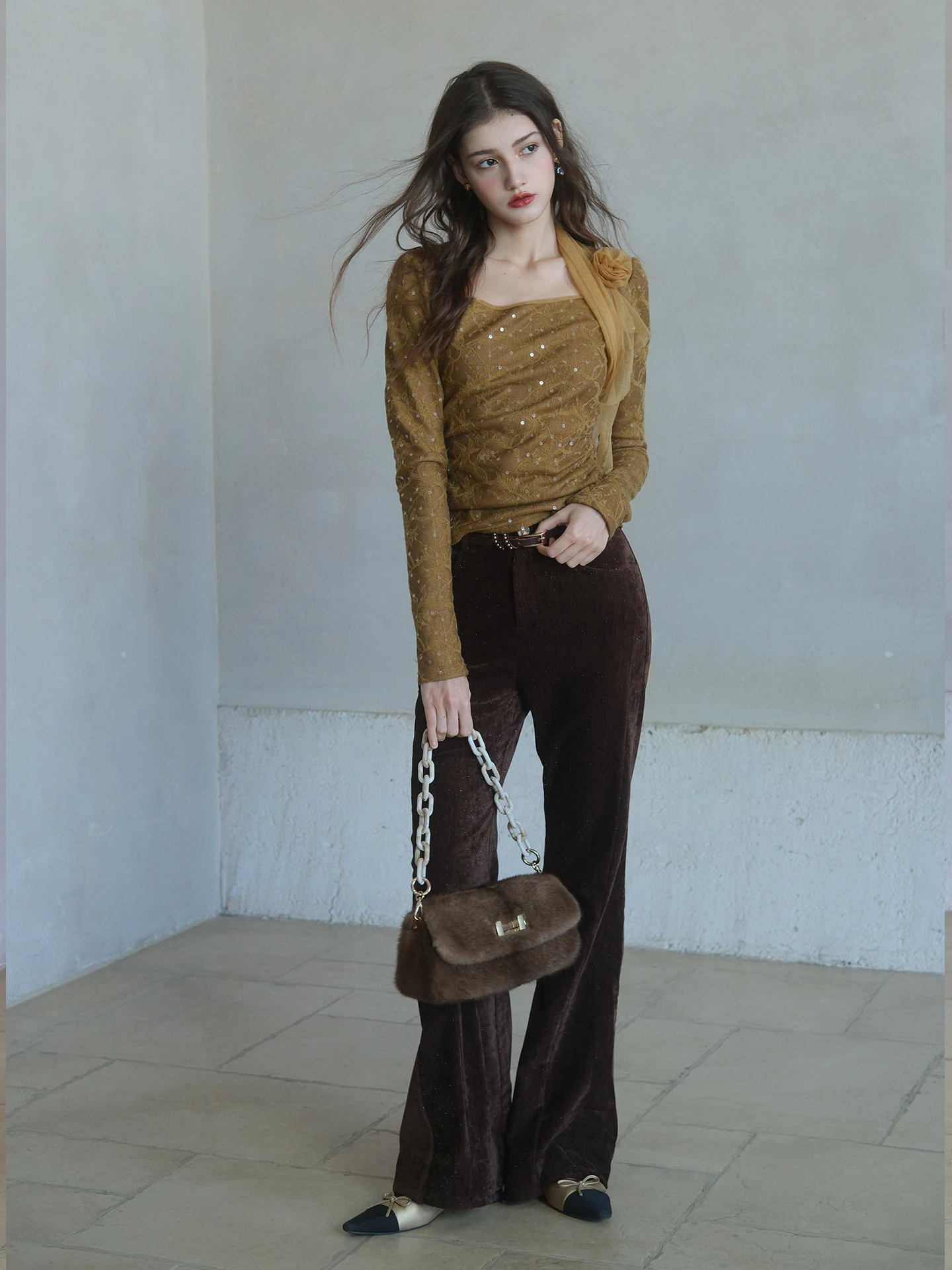 

Комплект Vermeille: топ с вышивкой Peter Pan и брюки с высокой талией и зауженными штанинами, женский, осень-зима-весна