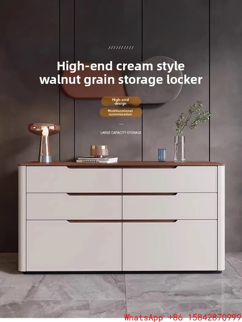 Cremefarbene Truhe aus Windsattelleder