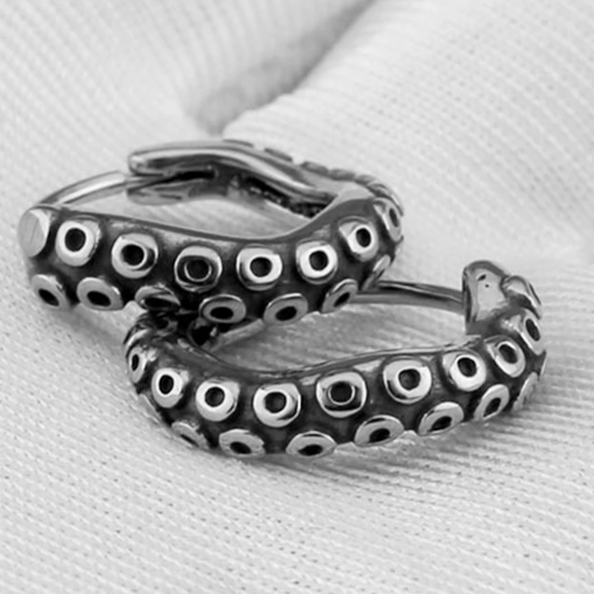 Gothic Stainless Steel Imitation Octopus Whiskers Hoop Earrings Men Women Fashion Creative Design Hip Hop Earrings Jewelry