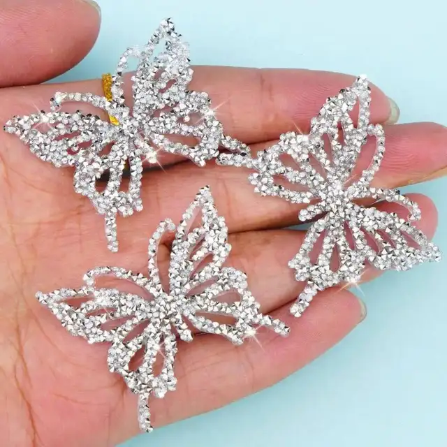 Nowa kreskówka błyszcząca kokardka motyl żelazko na kryształach musujące koraliki Rhinestone naszywki Diy aplikacje powrót naklejki z klejem na buty