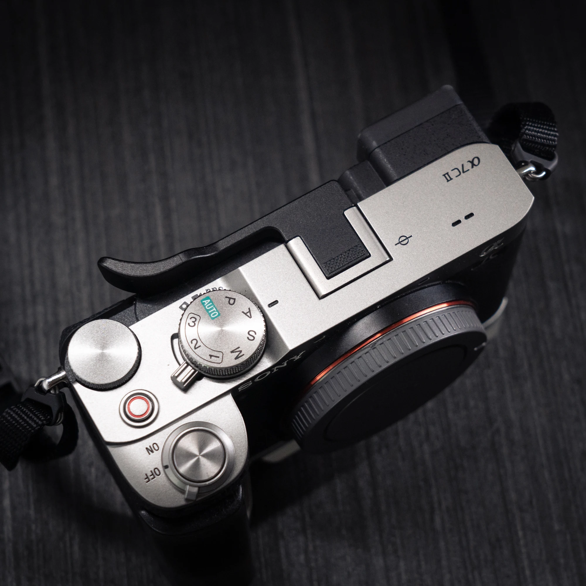Aluminium Metall Blitzschuh Daumen-Up Blitzschuh Daumen-Up Grip für Sony A7C2 A7CR A7C Kamera Handgriff – Detail 16