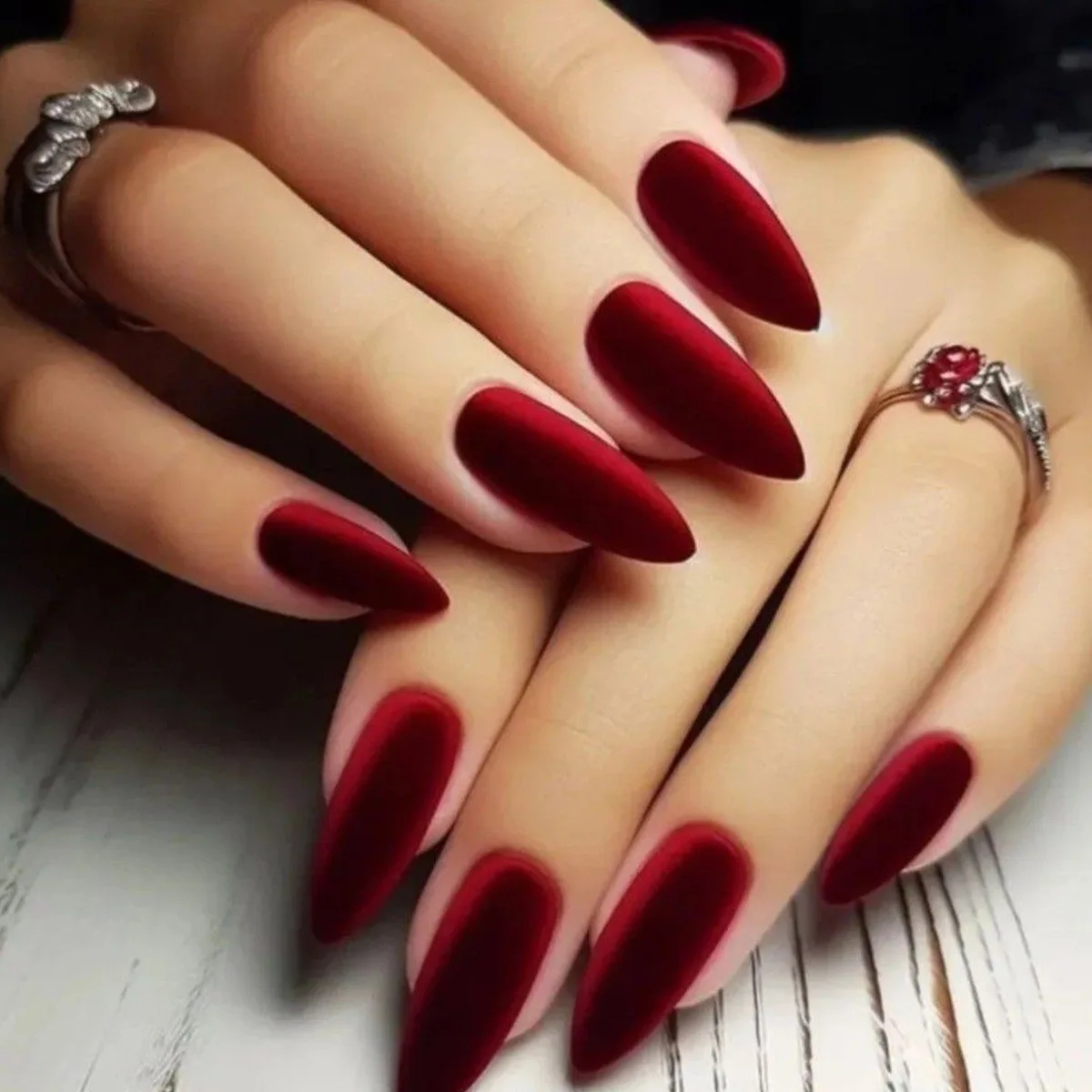 Medium Fake Nails for Women Girl New Year Red Velvet Matte Surface Almond Ballet Shaped Full Cover Nail Tips Press On False Nail