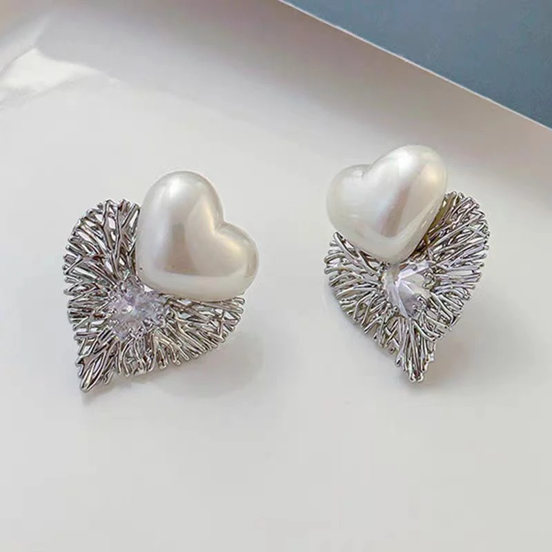 Orecchini a bottone con cuore d'amore staccabili a doppio strato per le donne Cuori di cristallo con perle d'imitazione Moda coreana Regali di San Valentino