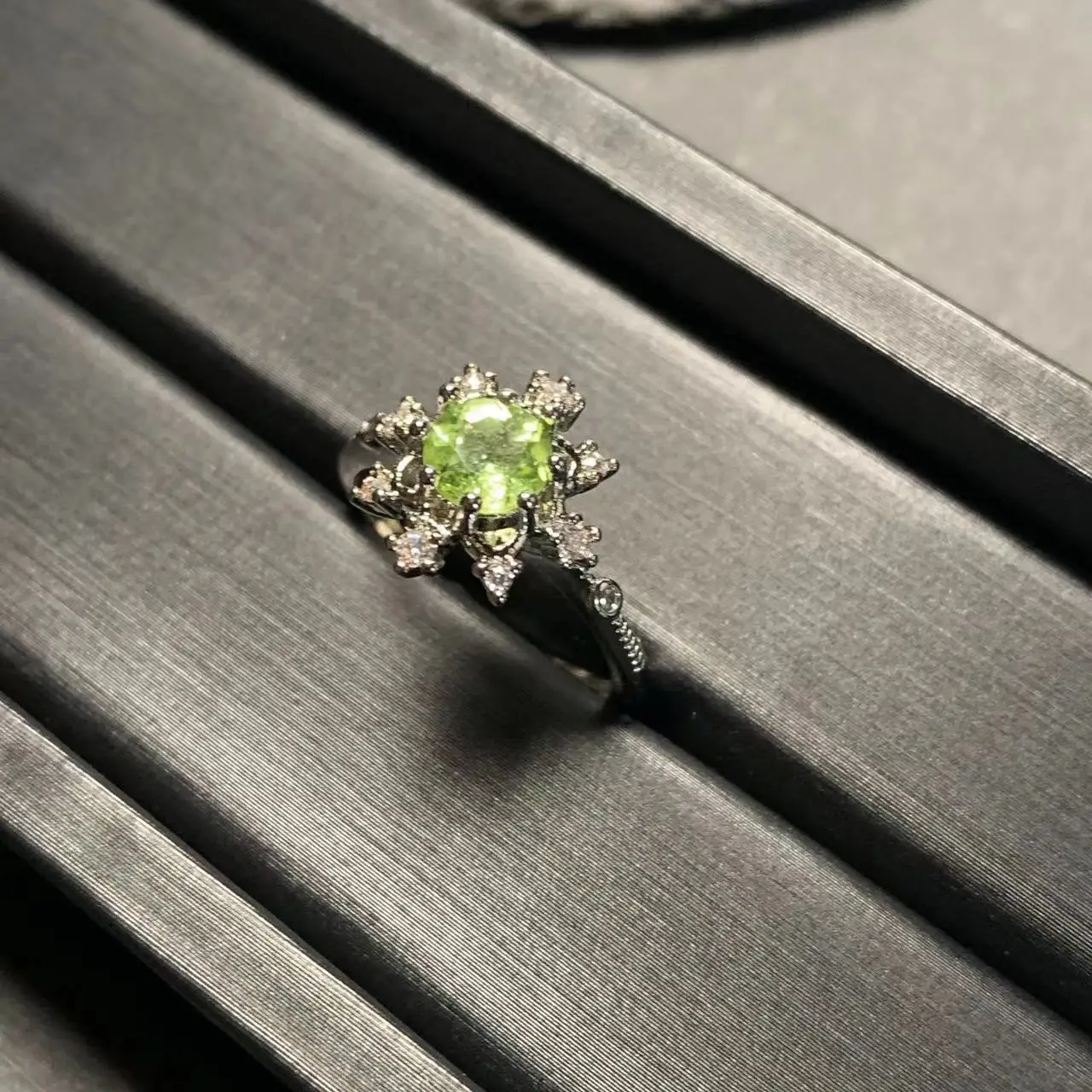 HEYYA STONE Flower Natural Peridot Ring For Women 925 Silver Plated Simple Fine Jewelry Stone Gemstone Classic Style