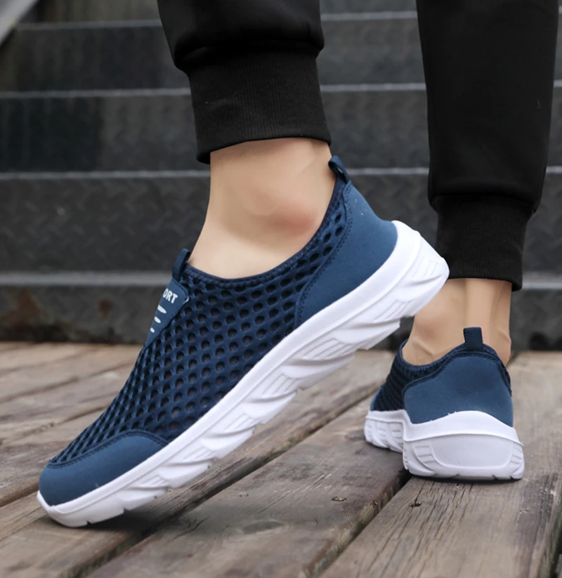 2024 Men Sport Shoes Lightweight Breathable Slip on Casual Sneakers Anti-slip Men's Flats Soft Outdoor Walking Shoes