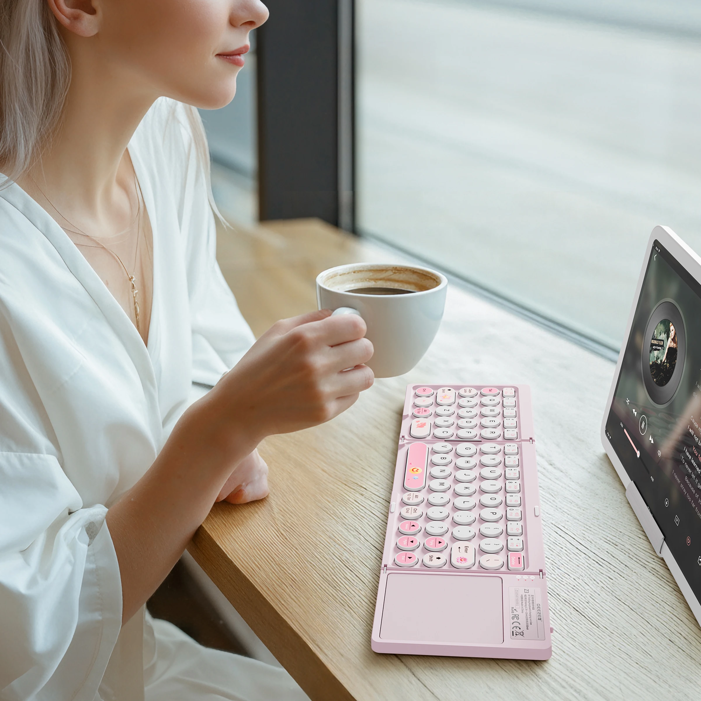 GEEZER Z3 Pink Foldable Bluetooth Keyboard with Touchpad, Tri-fold Rechargeable Keyboard for Phones Tablets Laptops