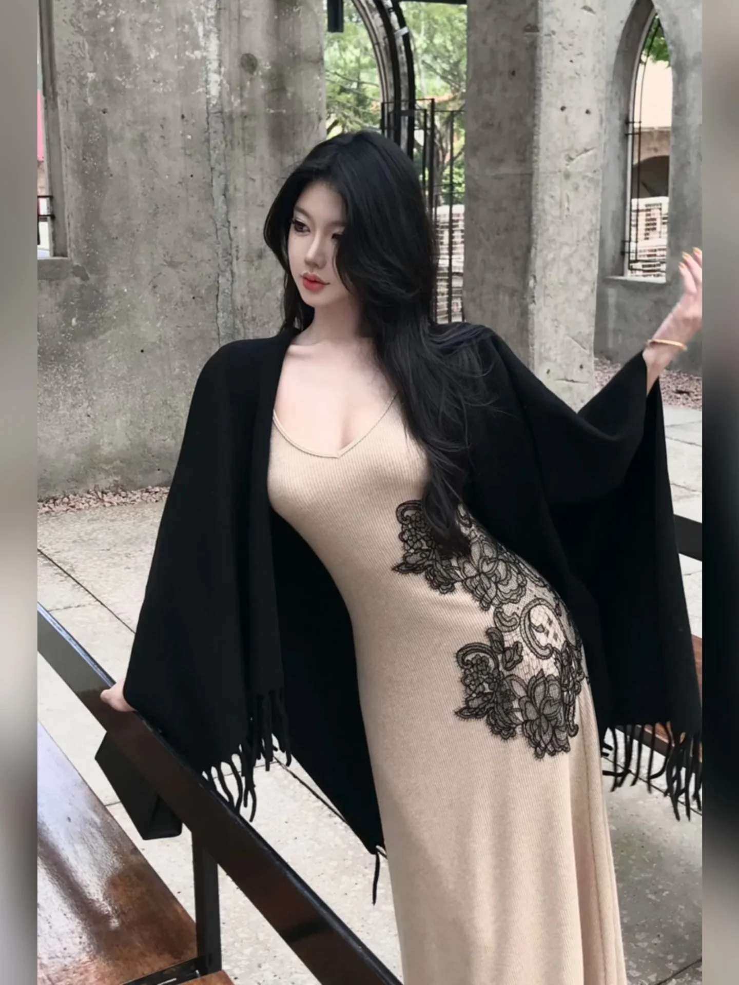 

New Chinese Style Women's Knitted Lace Halter Dress Set Early Spring Fashionable V-neck High-waisted Midi Skirt Two-piece Suit