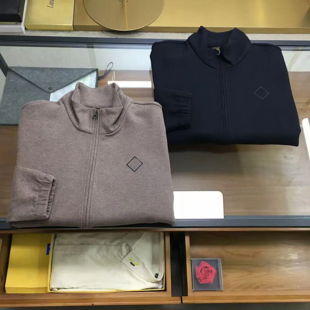 

Итальянская повседневная куртка-бомбер в стиле старых денег с вышивкой LP