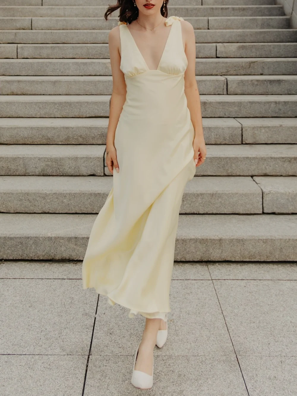 

Female Fashion V-Neck Bow Decoration Side Zipper Chic Party Dress Women Summer Sexy Sleeveless Backless Solid Long Dress