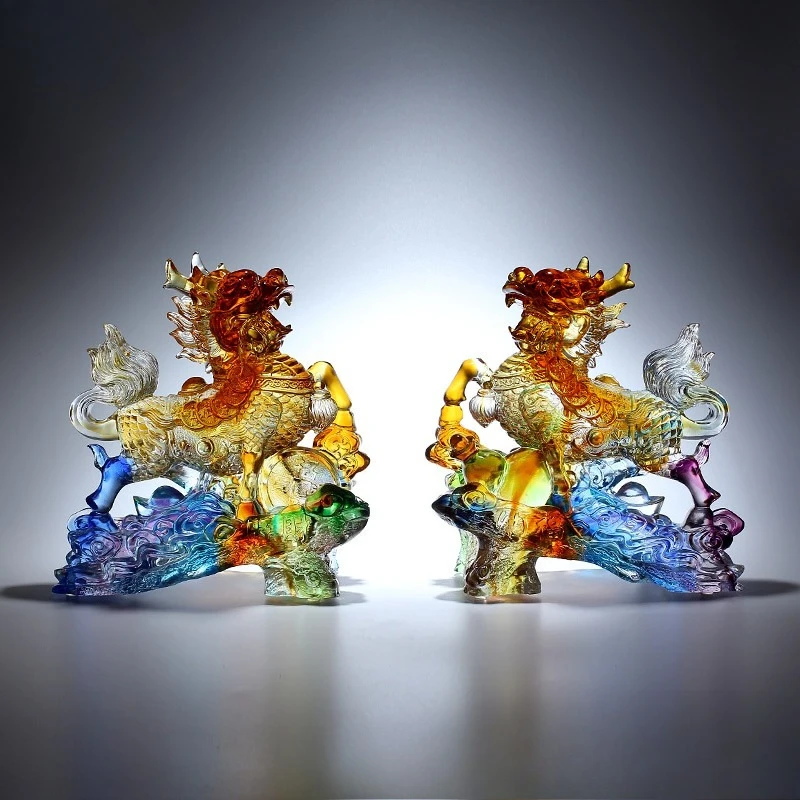 A pair of large-sized unicorn crystal handicrafts ornaments