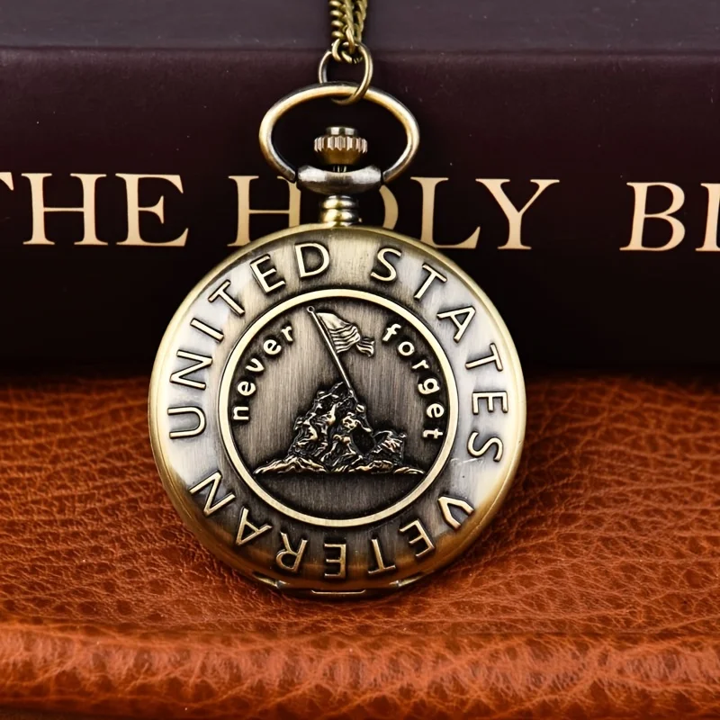 ساعة جيب كوارتز كبيرة عتيقة مع لون برونزي عتيق، حروف إنجليزية، ساعة معلقة بعلم أحمر من الدانتيل #1