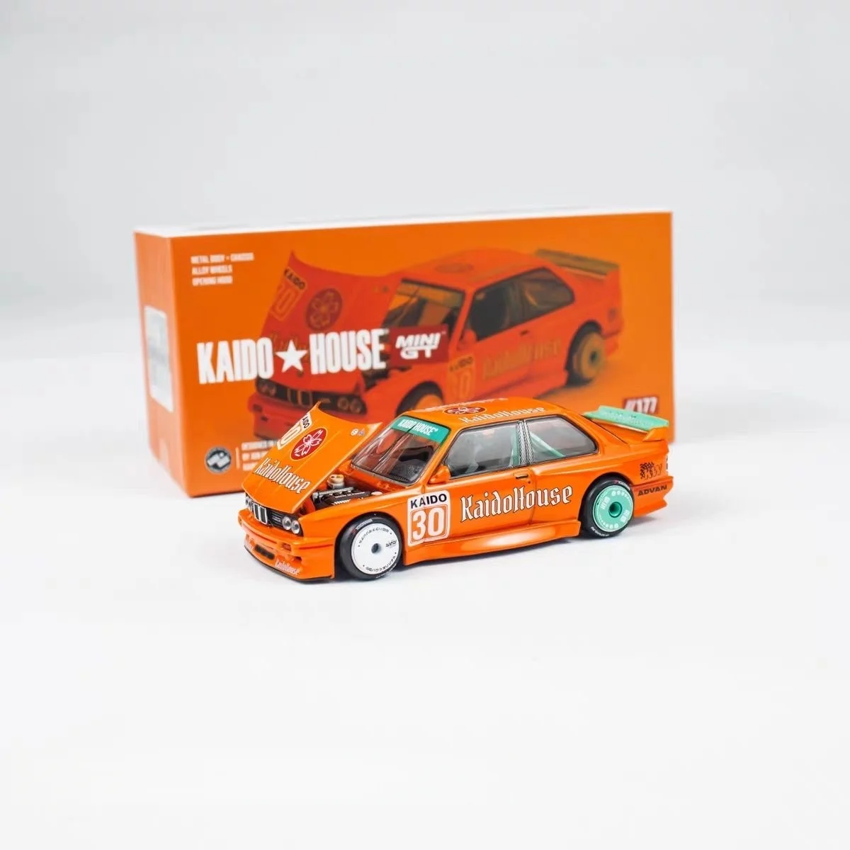 kaidohouse-minigt-1-64-m3-e30-v1-ワイドボディ合金車モデル